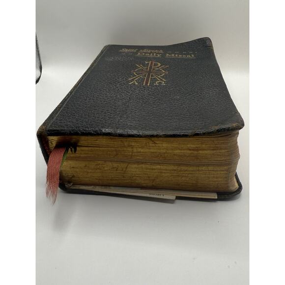 Saint Joseph Sunday Missal 1953 JHS Confraternity Issue Genuine Leather - Picture 6 of 6